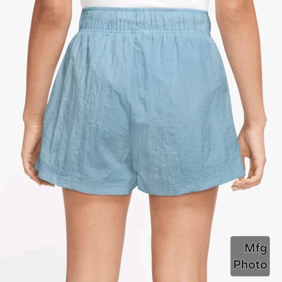 Nike NSW Sportswear Icon Clash Shorts, Womens Medium - Picture 2 of 7